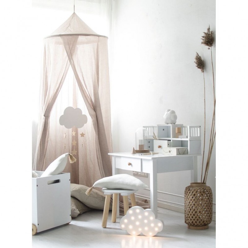 Bed canopy nature